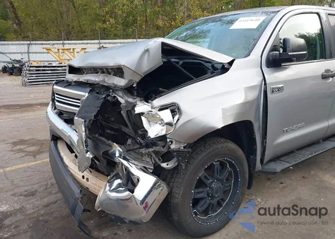 2015 Toyota Tundra Sr5 5.7L V8 z USA, uszkodzony, nr VIN 5TFDW5F15FX454614